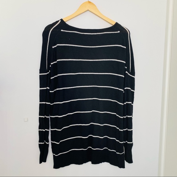 Decjuba size L black and white stripe knit - Picture 6 of 9